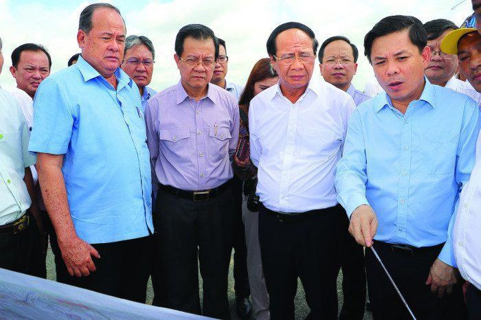 Img-bgt-2021-pho-thu-tuong-chinh-phu-le-van-thanh-bo-truong-bo-gtvt-nguyen-van-the-cung-doan-cong-tac-khao-sat-thuc-dia-vi-tri-dau-tuyen-cua-du-an-cao-toc-chau-doc-can-tho-so