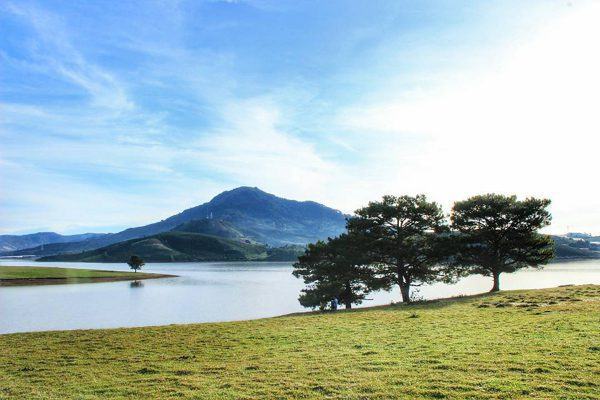 Một góc quang cảnh khu du lịch Dankia - Suối vàng