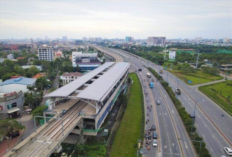 Nhà ga thuộc tuyến metro số 1 (Bến Thành - Suối Tiên).